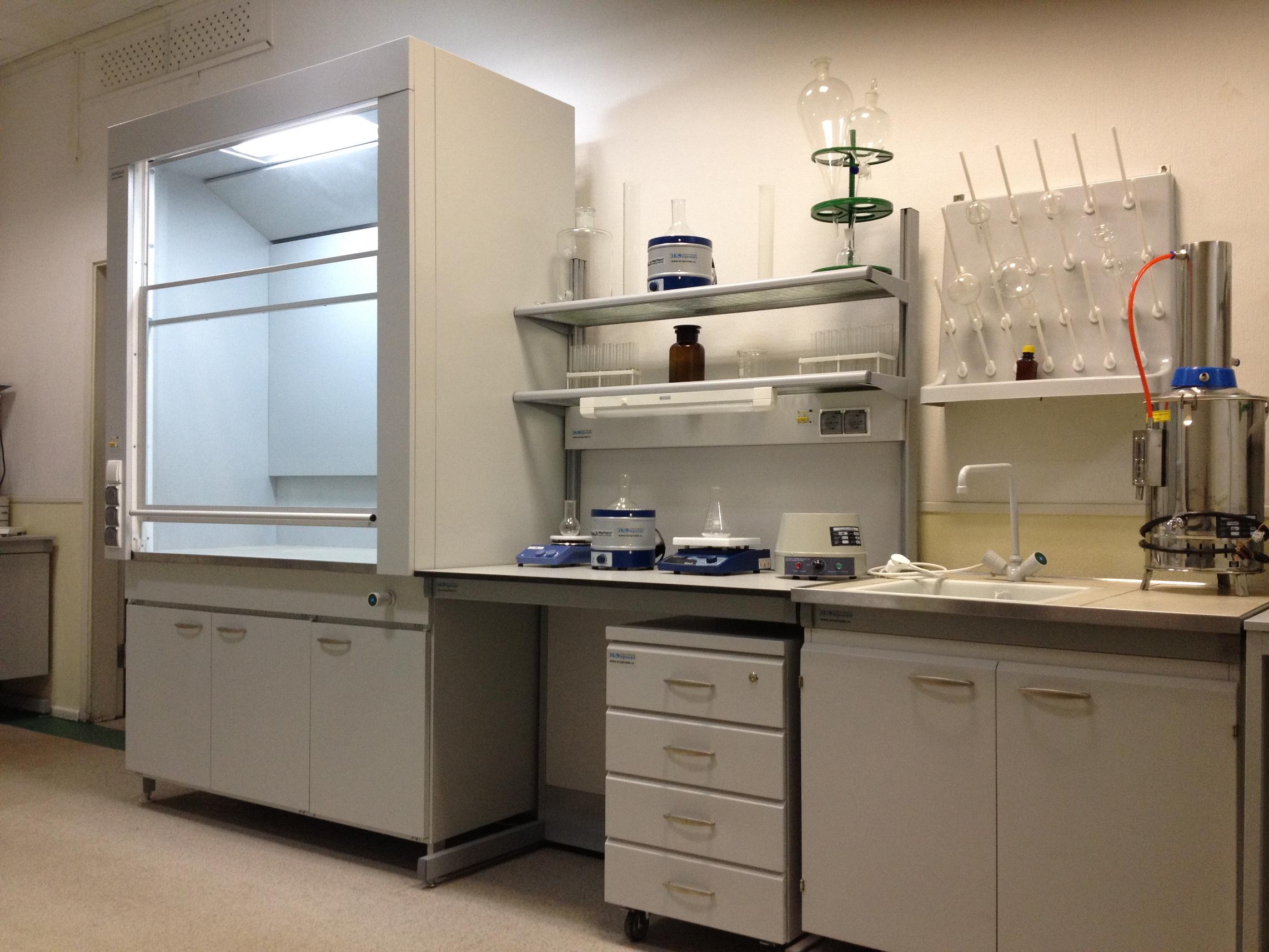 Лабораторная мебель для химической лаборатории ЭКРОС